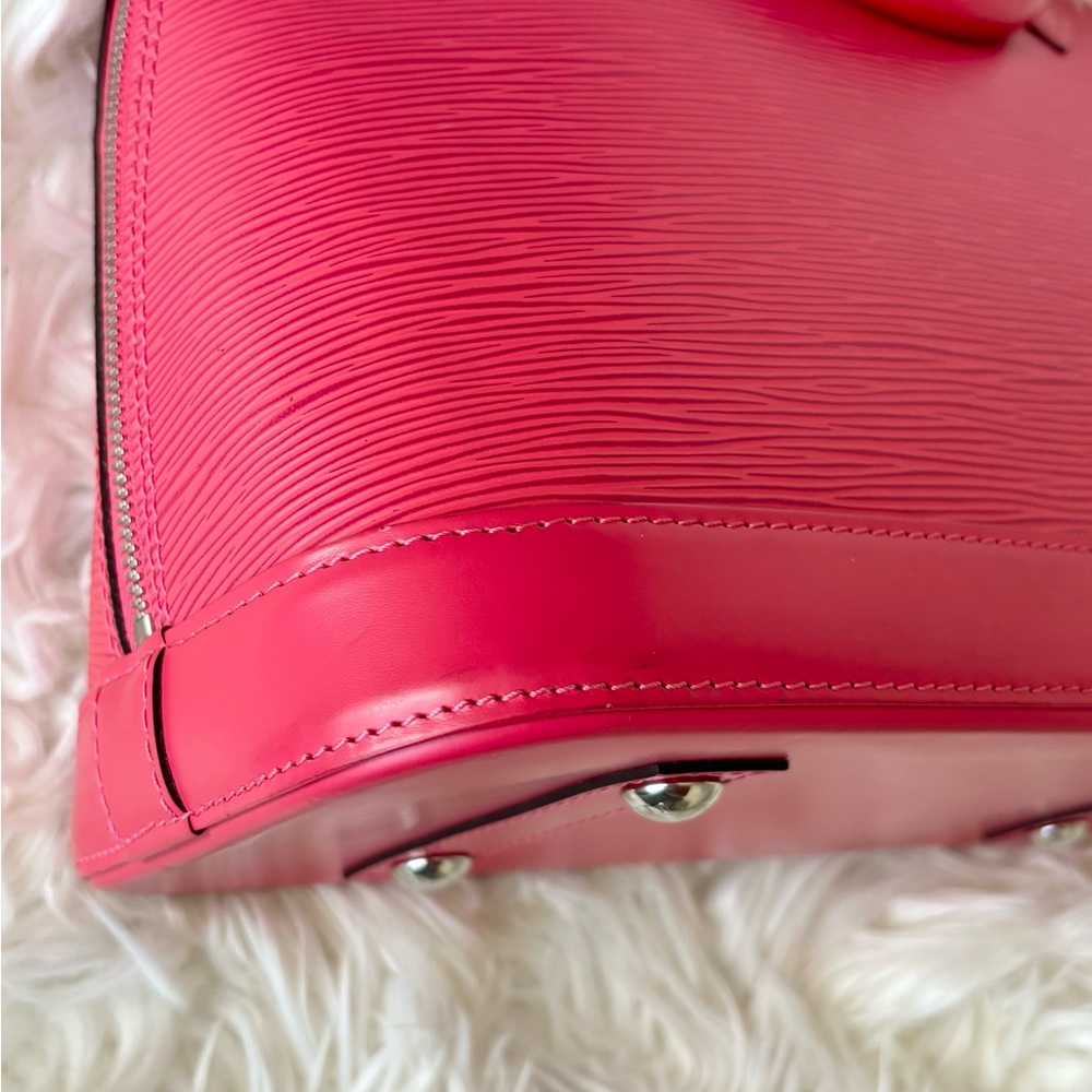 β¨π©·Authentic Louis Vuitton Epi Alma PM Grenade π©·β¨ - Picture 10 of 15